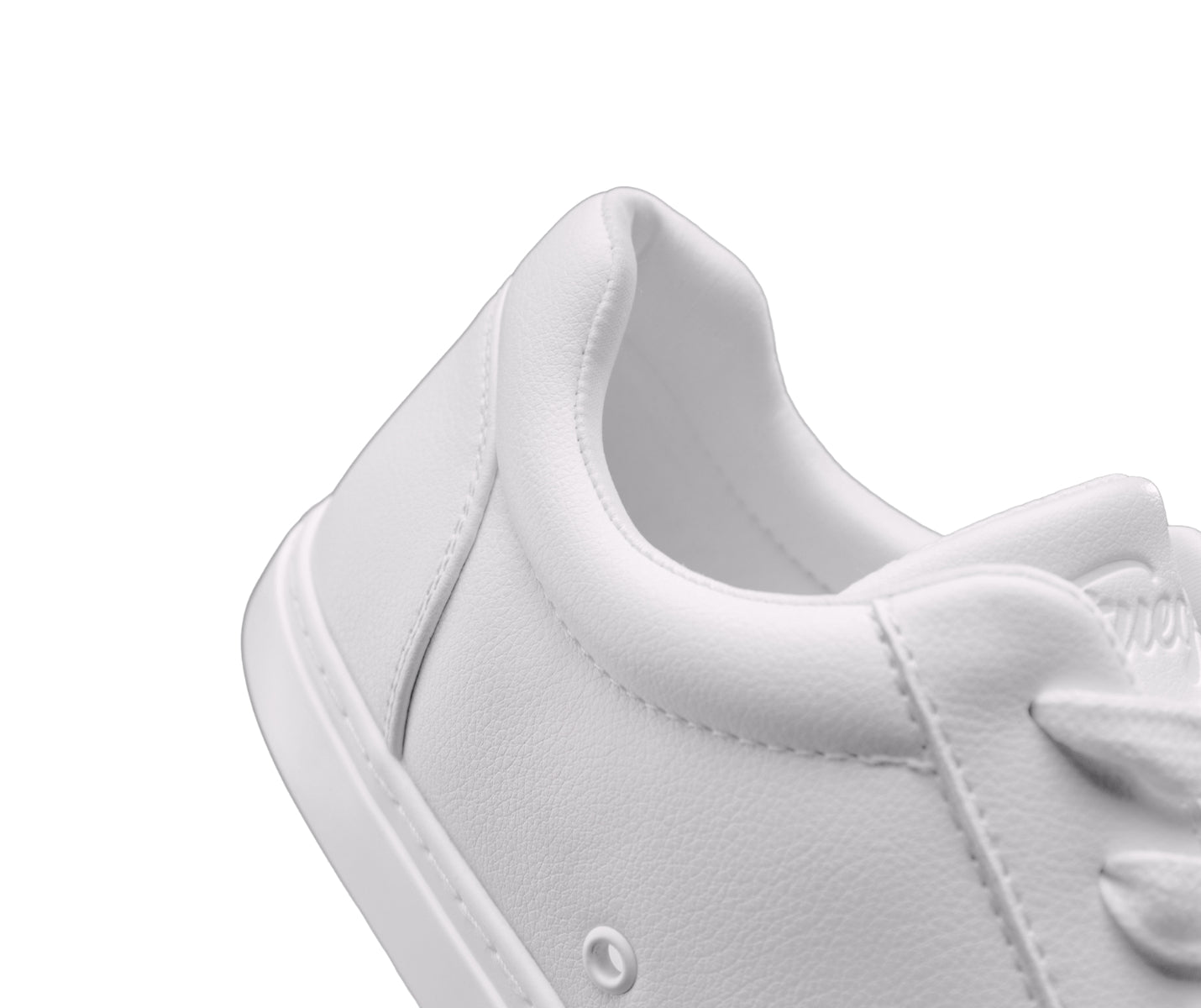 Fuego Low-Top Dance Sneakers en blanco