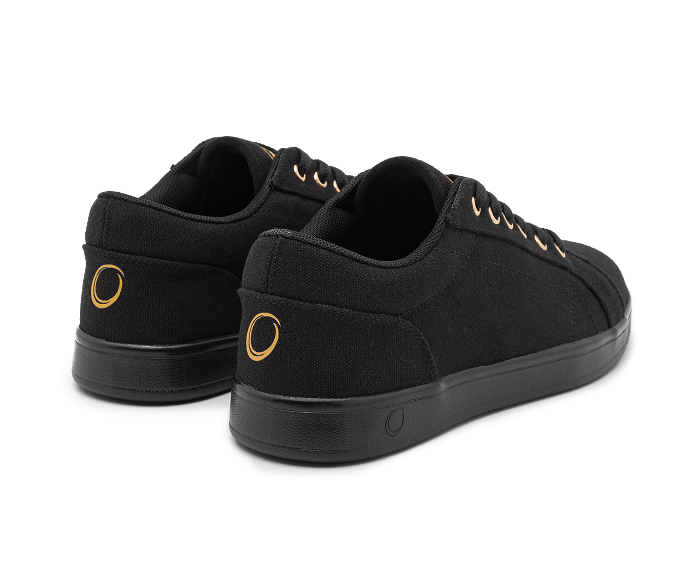 Smove Dance Sneaker in black with black sole