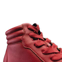 Fuego High-Top Dance Sneakers en rojo